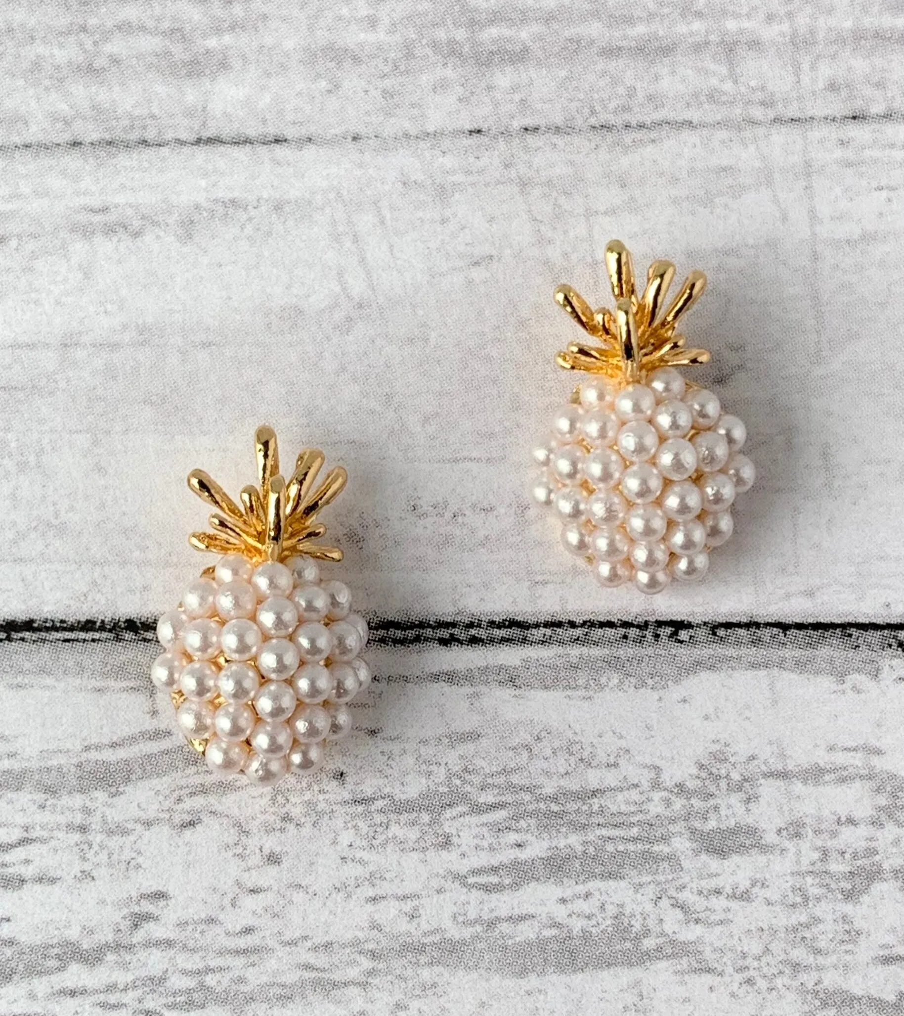 Resort Pineapple Earrings