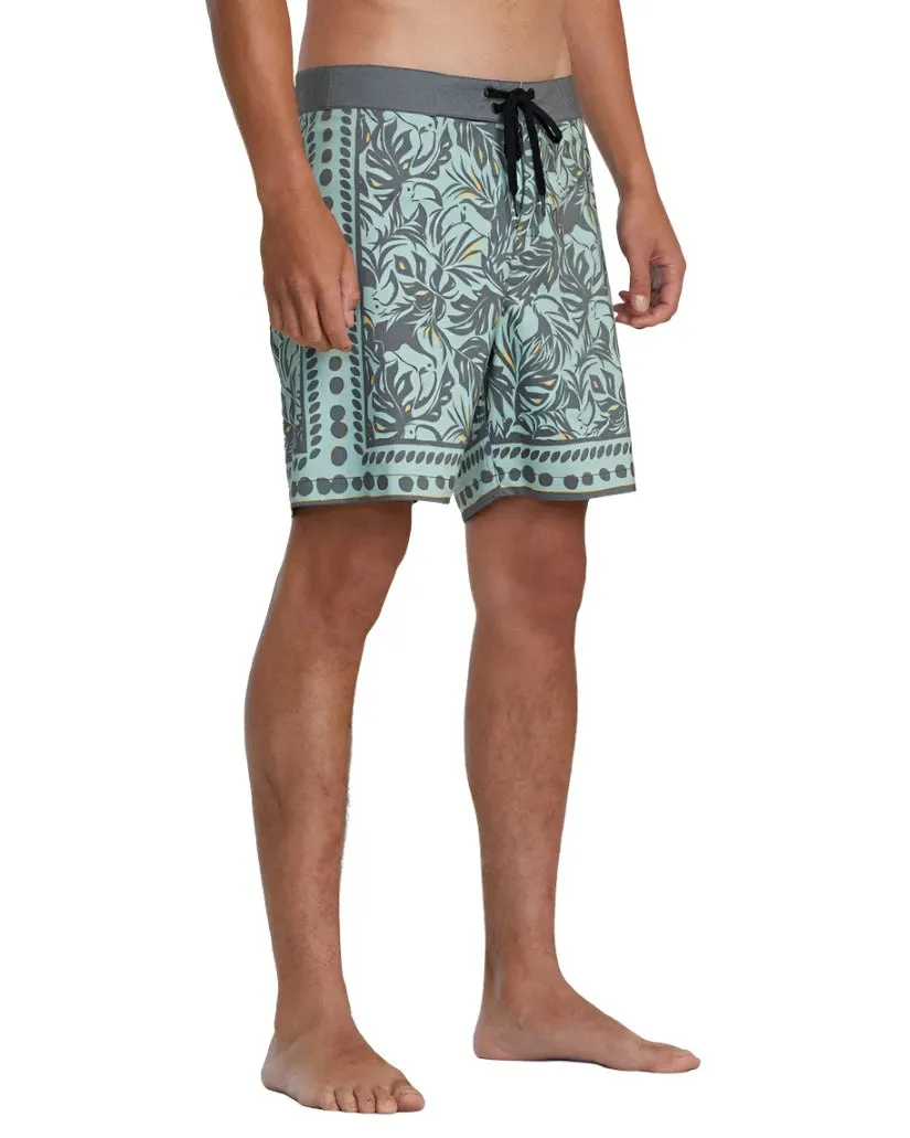 RVCA Mens 17" Resort Boardshorts